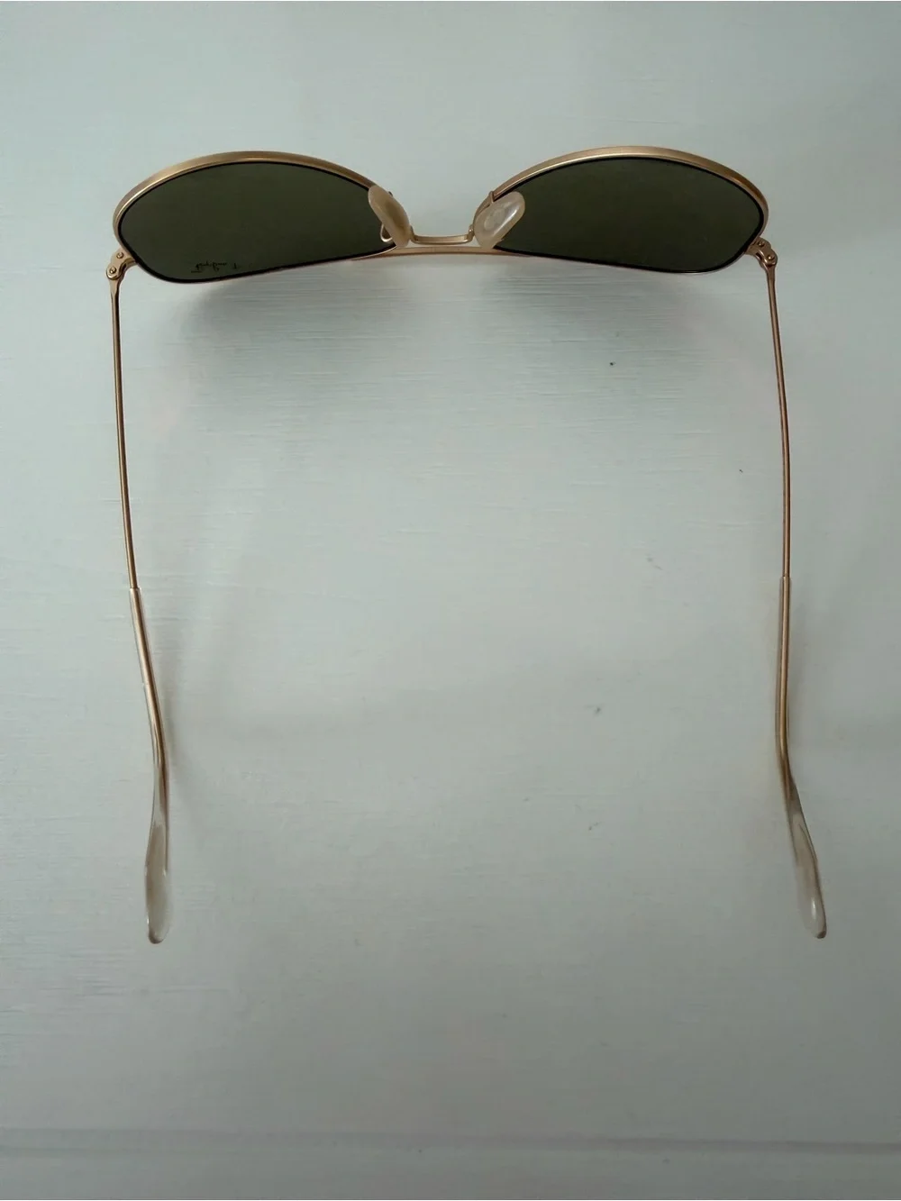 Ray-Ban Gold Frame Sunglasses with Purple-Pink Mirrored Lenses